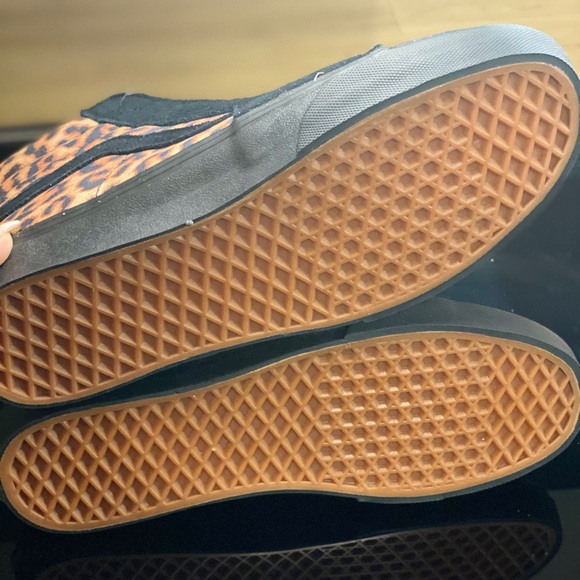 Vans - Picture 4 of 5